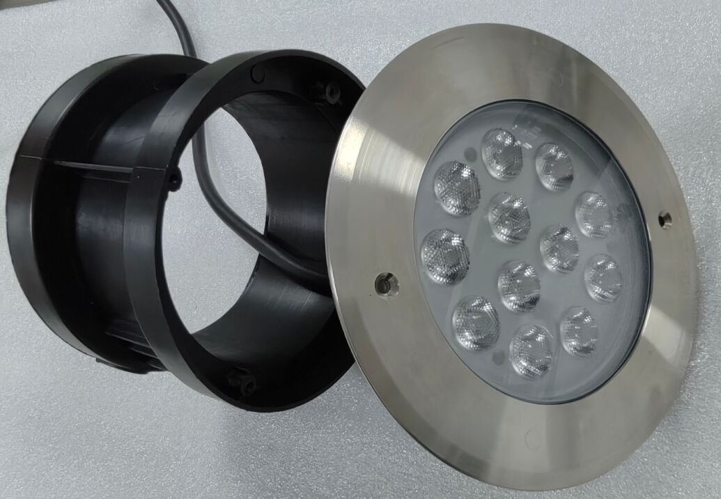 150mmx88mm LED Φώτα πισίνας με φωτεινή απόδοση 100lmw 1KG Εξοικονόμηση ενέργειας Ανερόστερες λύσεις φωτισμού