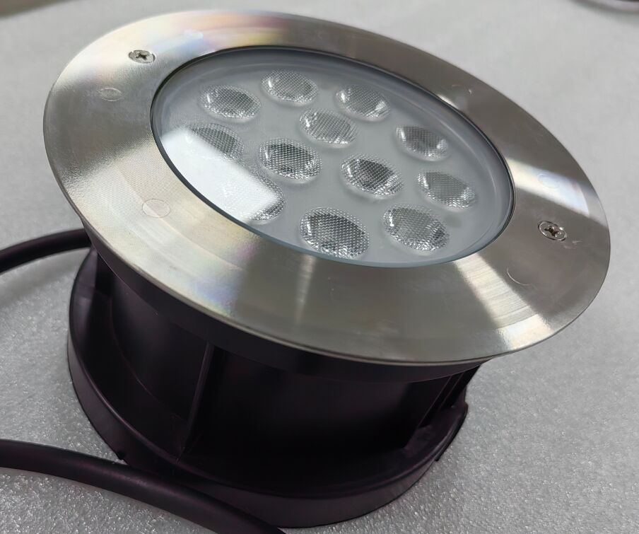 Φώτα πισίνας LED 1KG με περίβλημα από ανοξείδωτο ατσάλι 316L και πλέγμα IK10, σχεδιασμένα για εφαρμογές υποβρύχιου φωτισμού