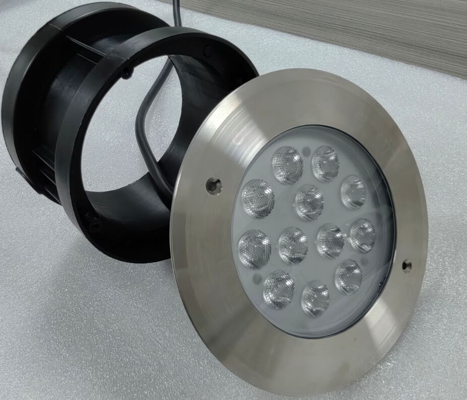 Φωτιστικά LED για πισίνα με τηλεχειριστήριο On/Off DMX Dali, με φωτεινή απόδοση 100lm/w και γωνίες δέσμης 15°, 30°, 45°, 60°